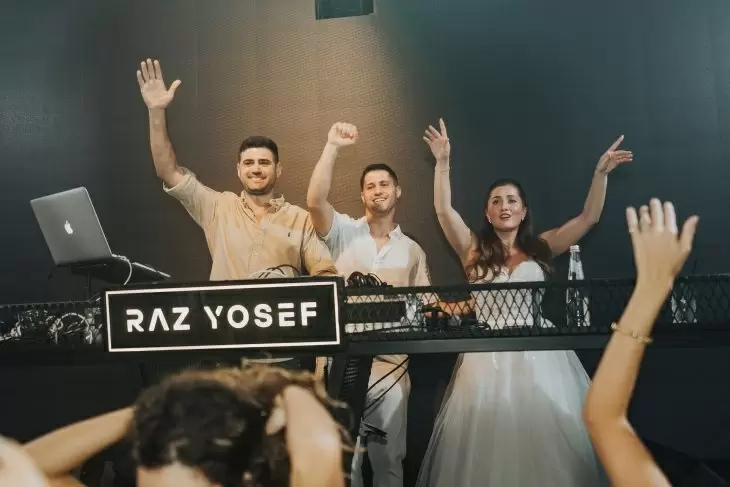 review gallery square