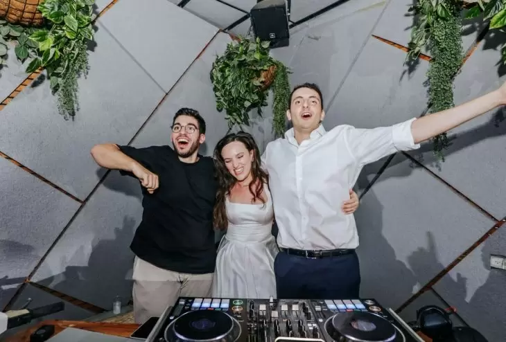 review gallery square