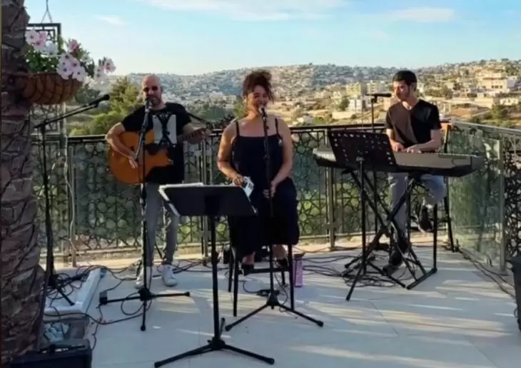 review gallery square