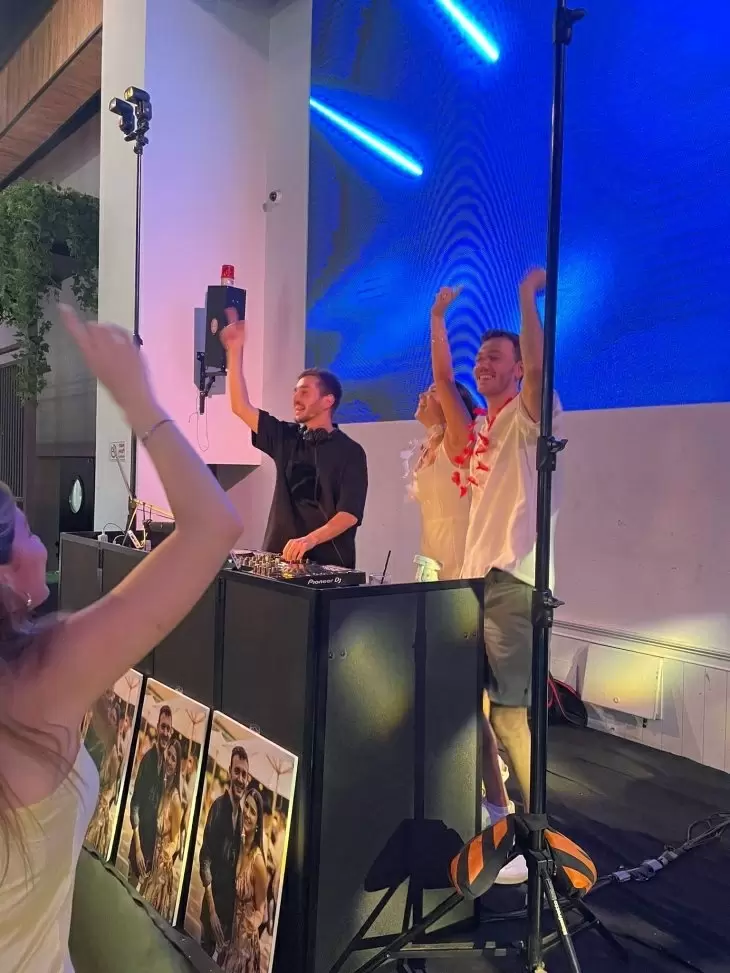 review gallery square