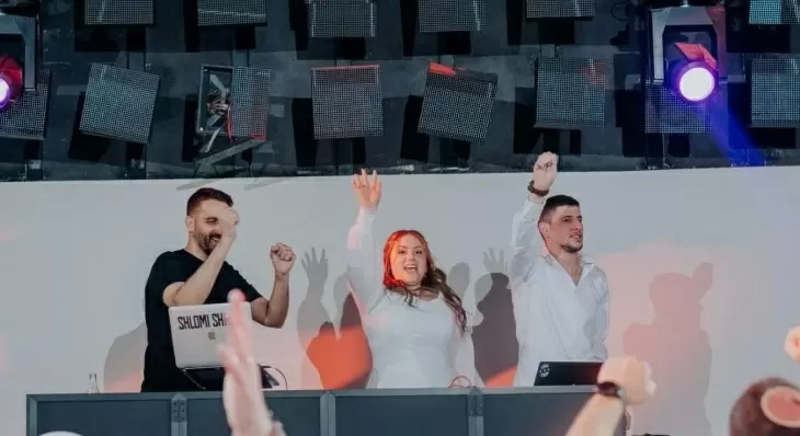 review gallery square