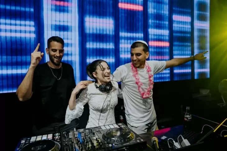 review gallery square