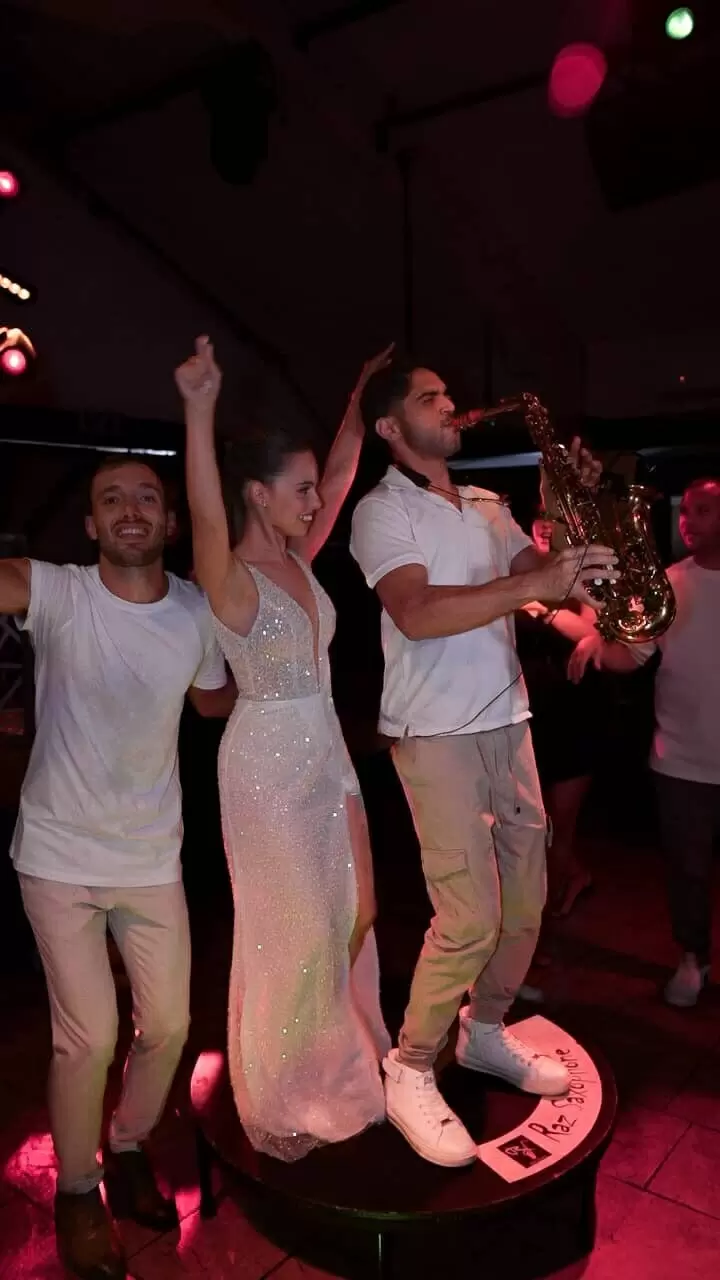 review gallery square