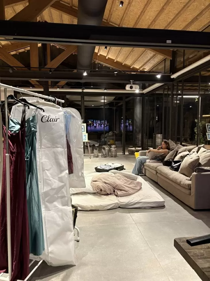 review gallery square