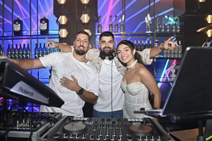 review gallery square