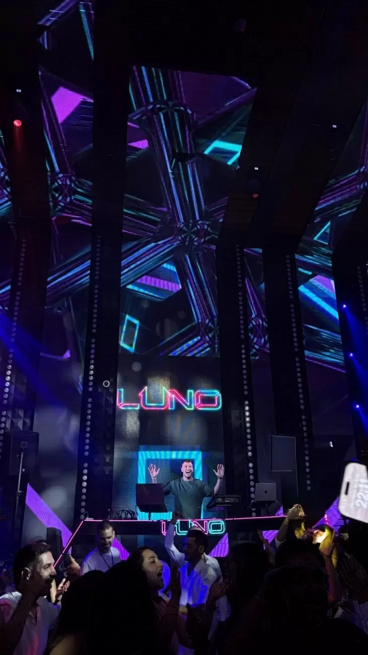 review gallery square