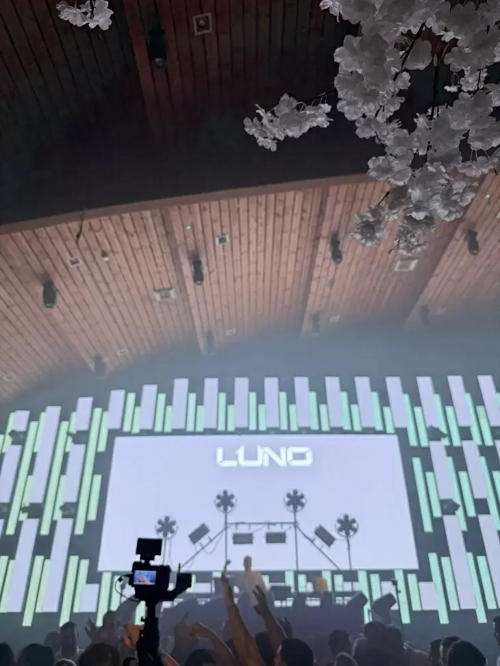 review gallery square