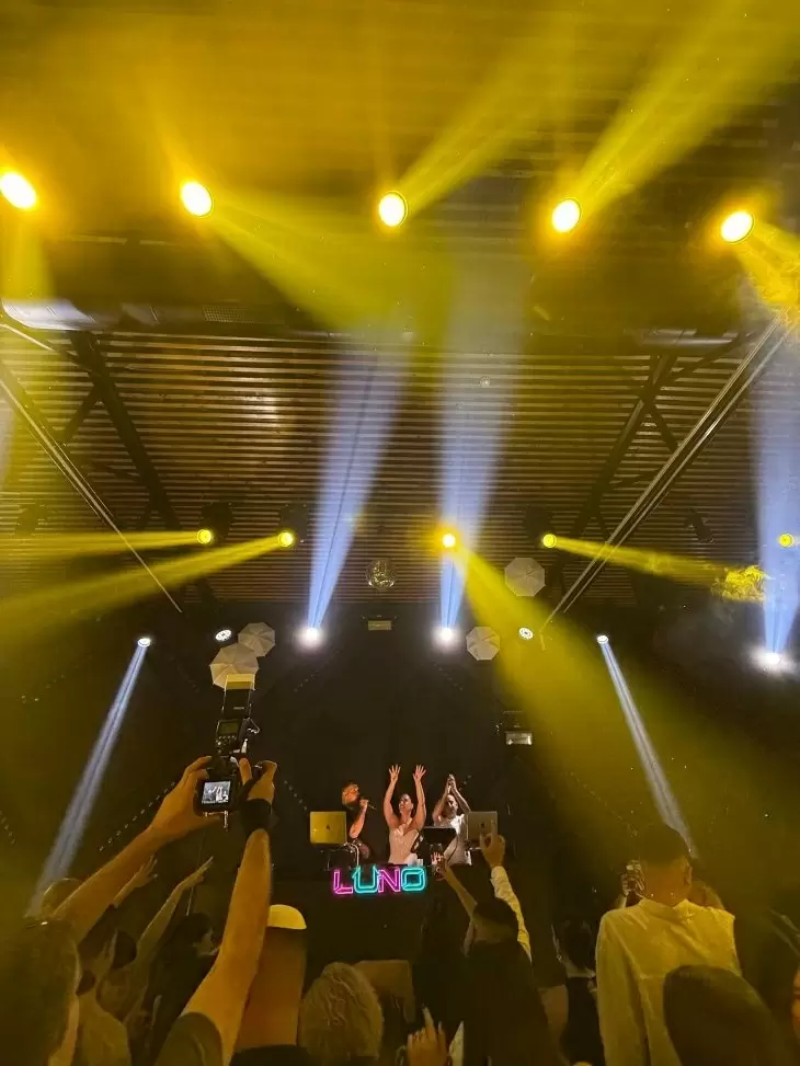 review gallery square