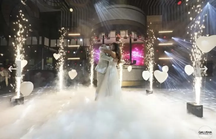 review gallery square