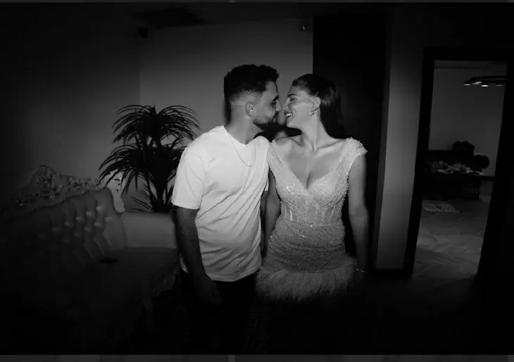 review gallery square