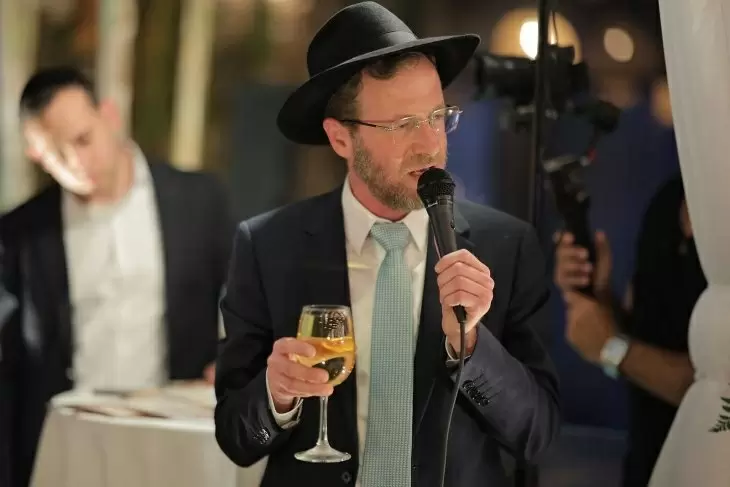 review gallery square