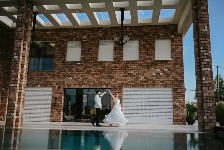 review gallery square