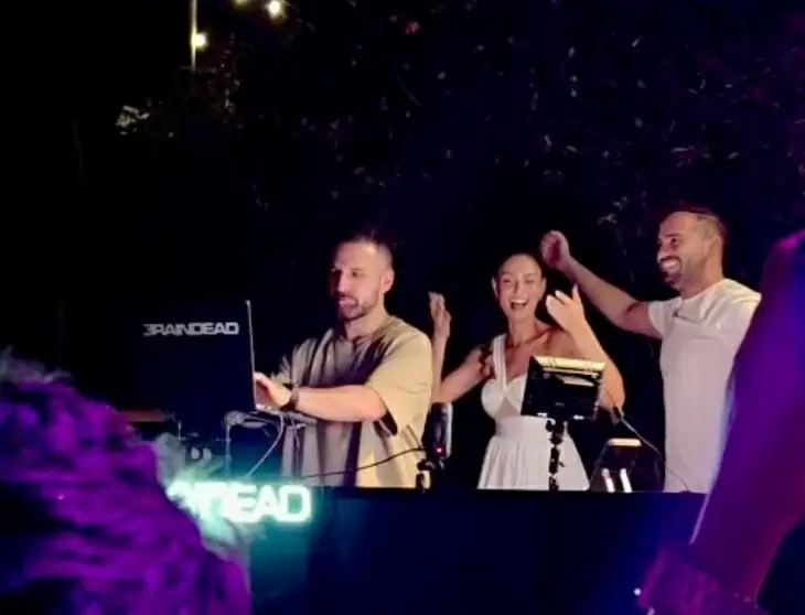 review gallery square