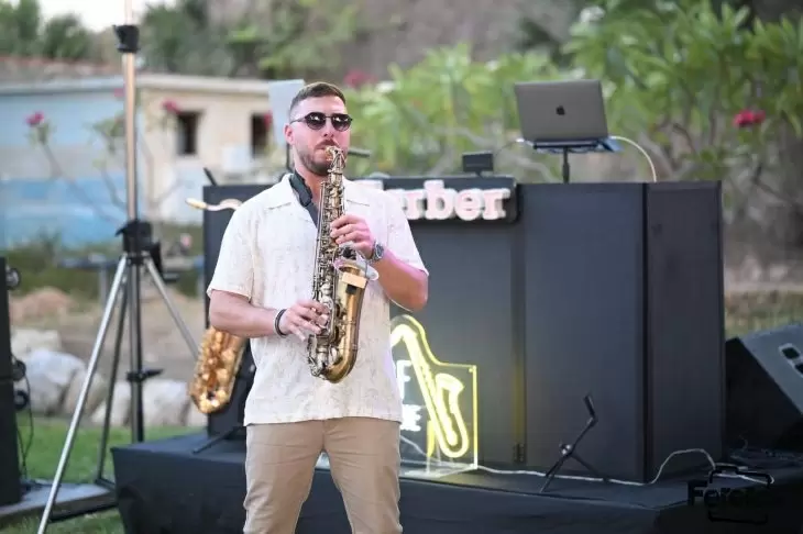 review gallery square