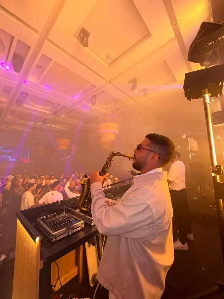 review gallery square