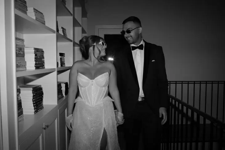 review gallery square