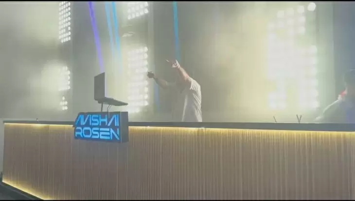 review gallery square