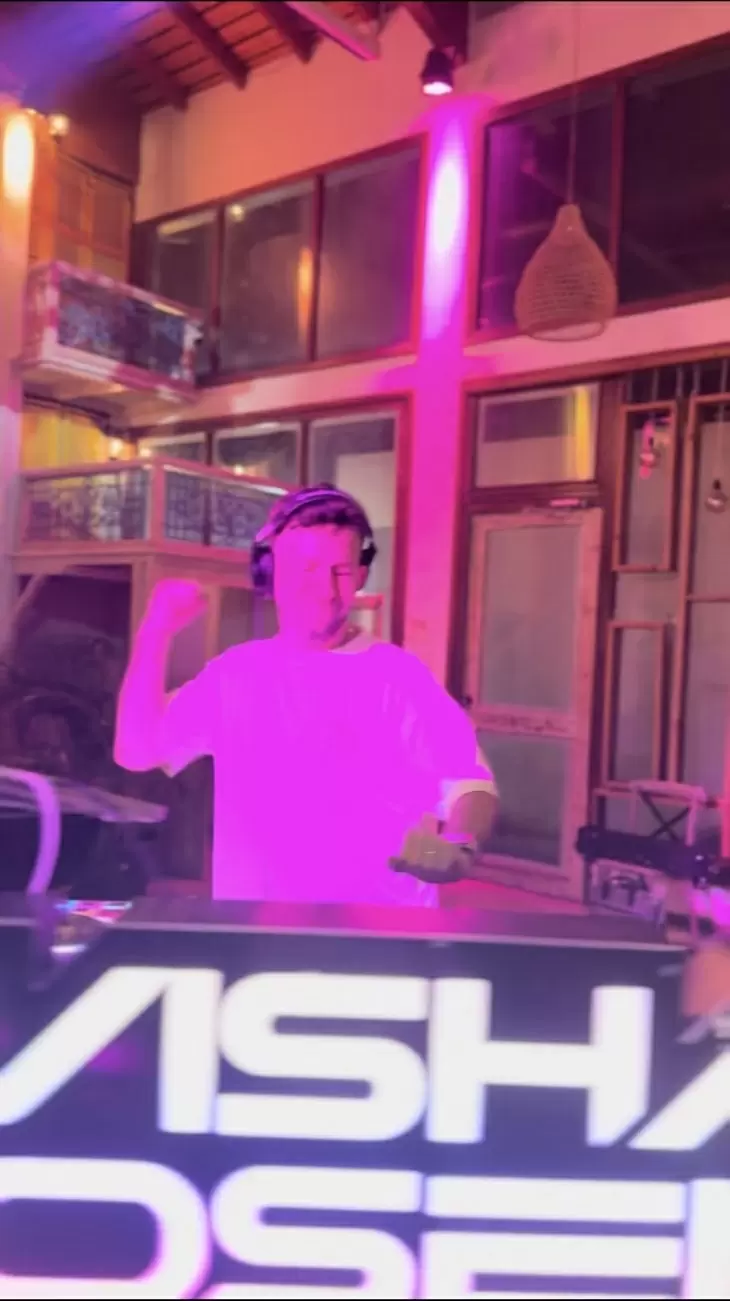 review gallery square