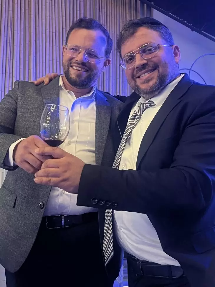 review gallery square