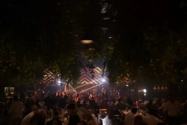 review gallery square