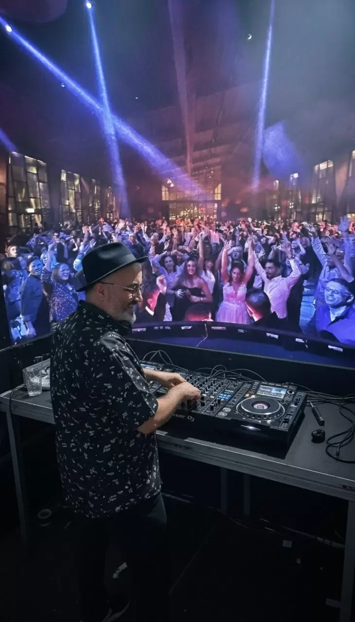 review gallery square