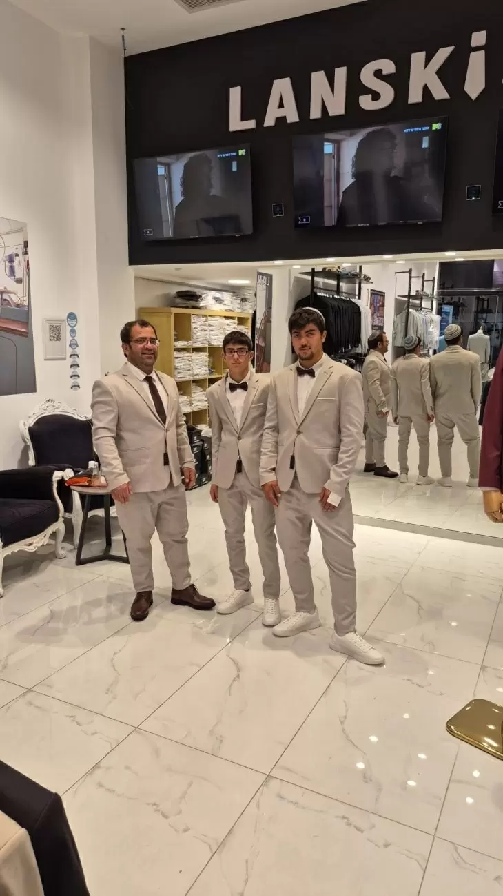 review gallery square