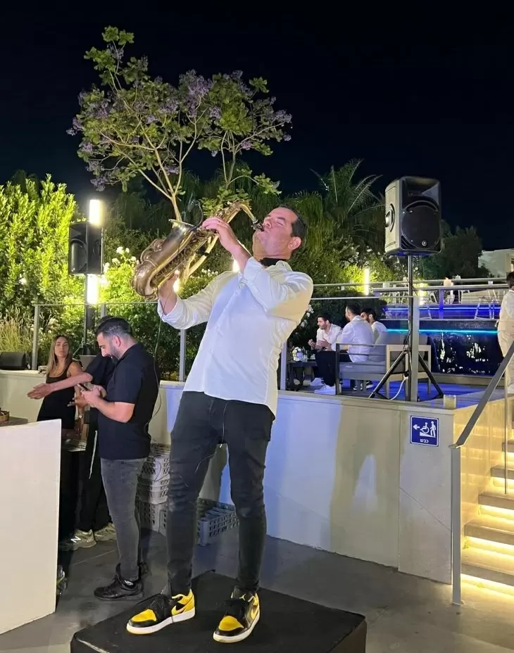 review gallery square