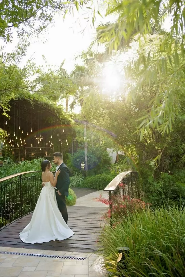 review gallery square