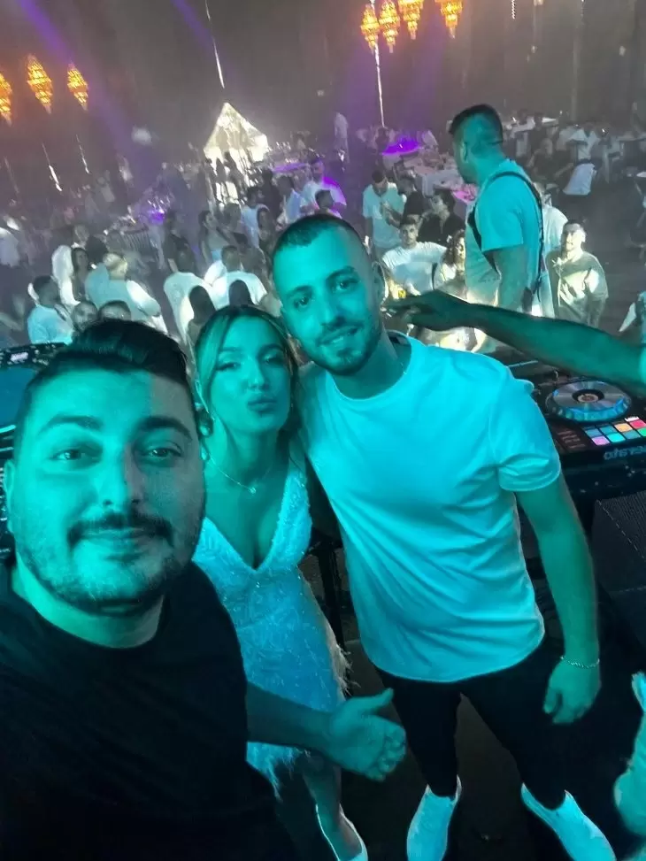 review gallery square