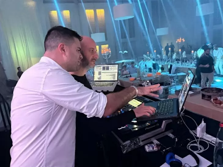 review gallery square