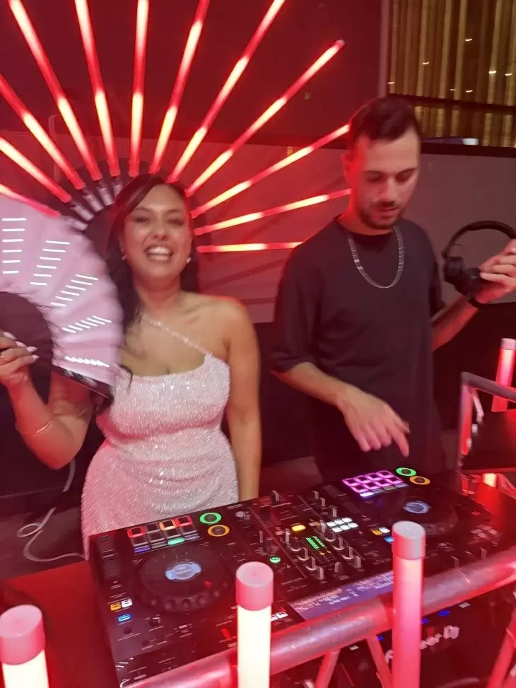 review gallery square