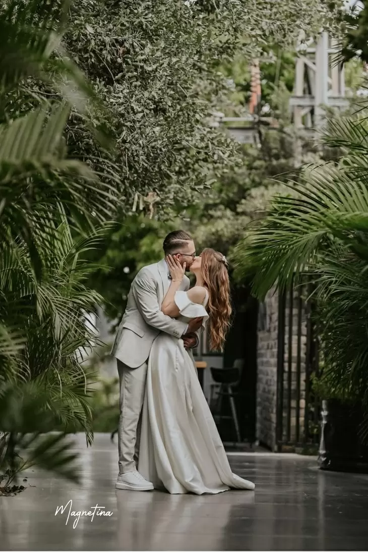 review gallery square