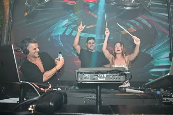 review gallery square