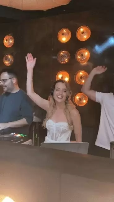 review gallery square