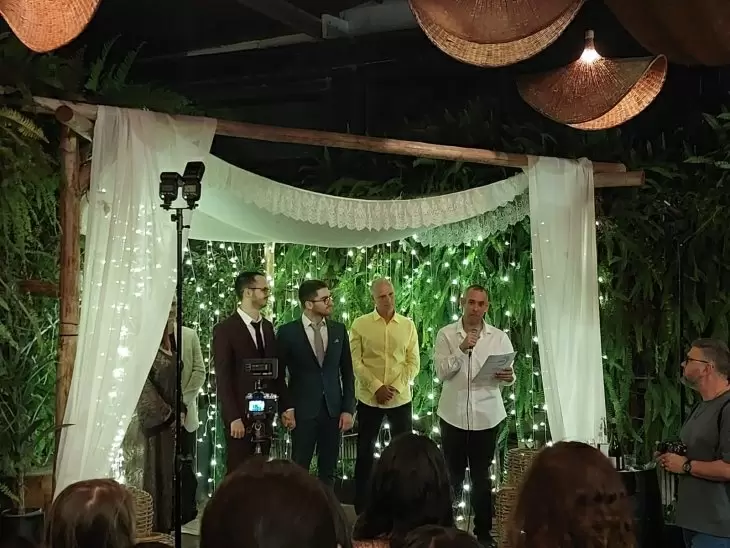 review gallery square