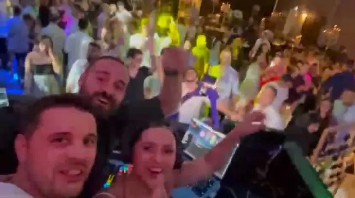 review gallery square