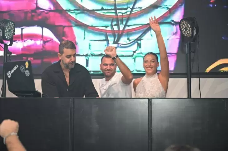 review gallery square