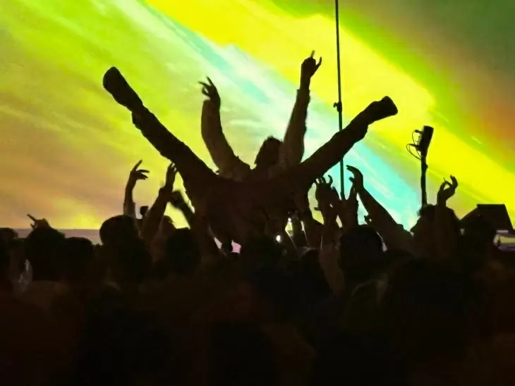 review gallery square