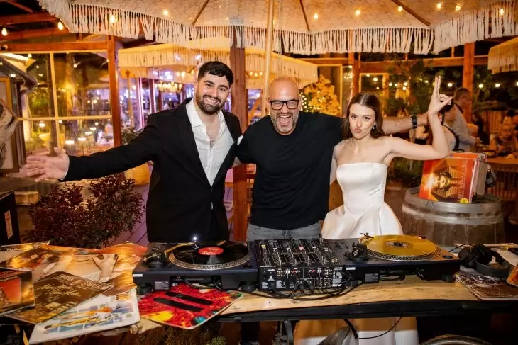 review gallery square