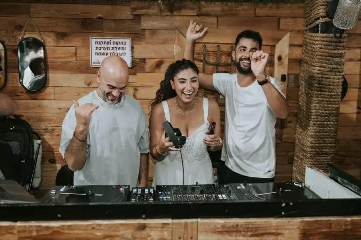 review gallery square