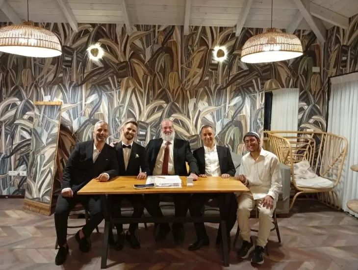 review gallery square