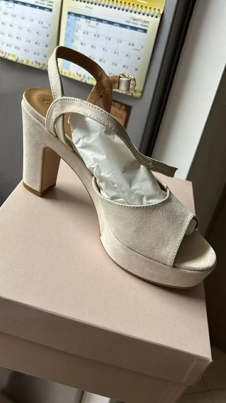 review gallery square