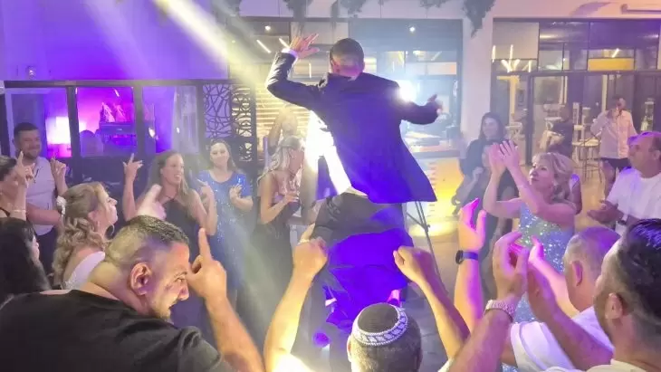 review gallery square