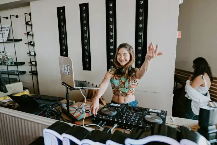 review gallery square