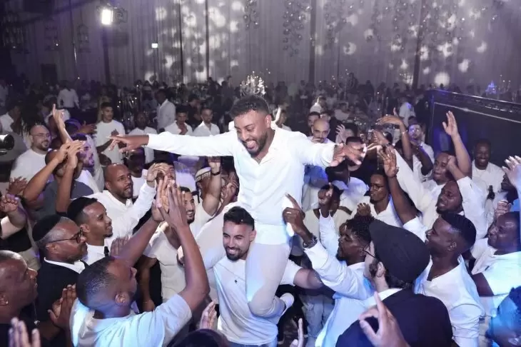 review gallery square