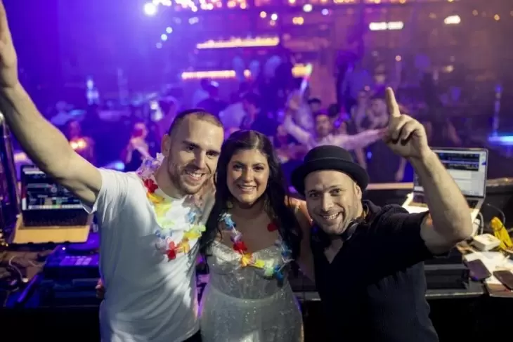 review gallery square