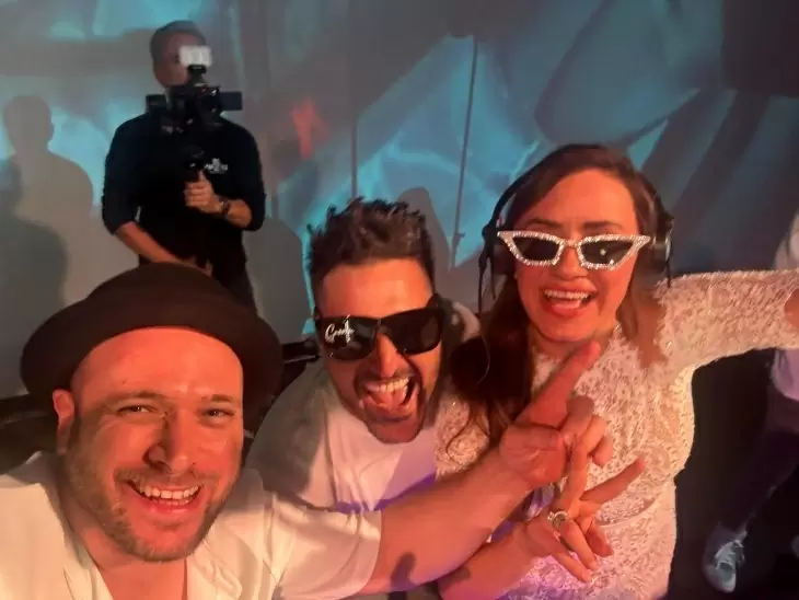 review gallery square