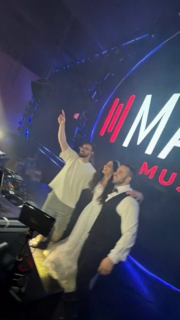 review gallery square