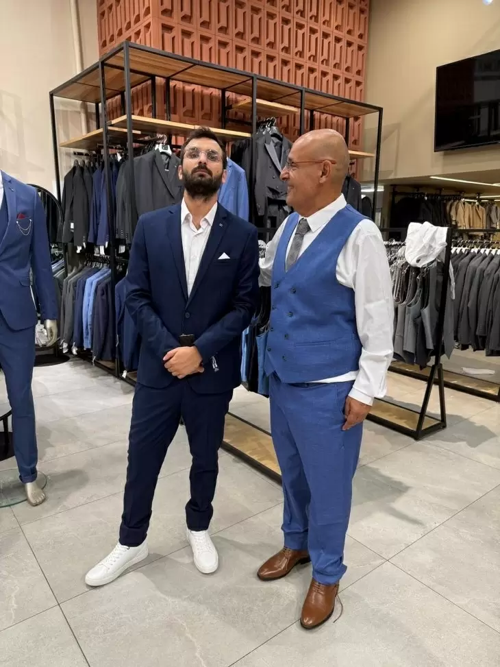 review gallery square