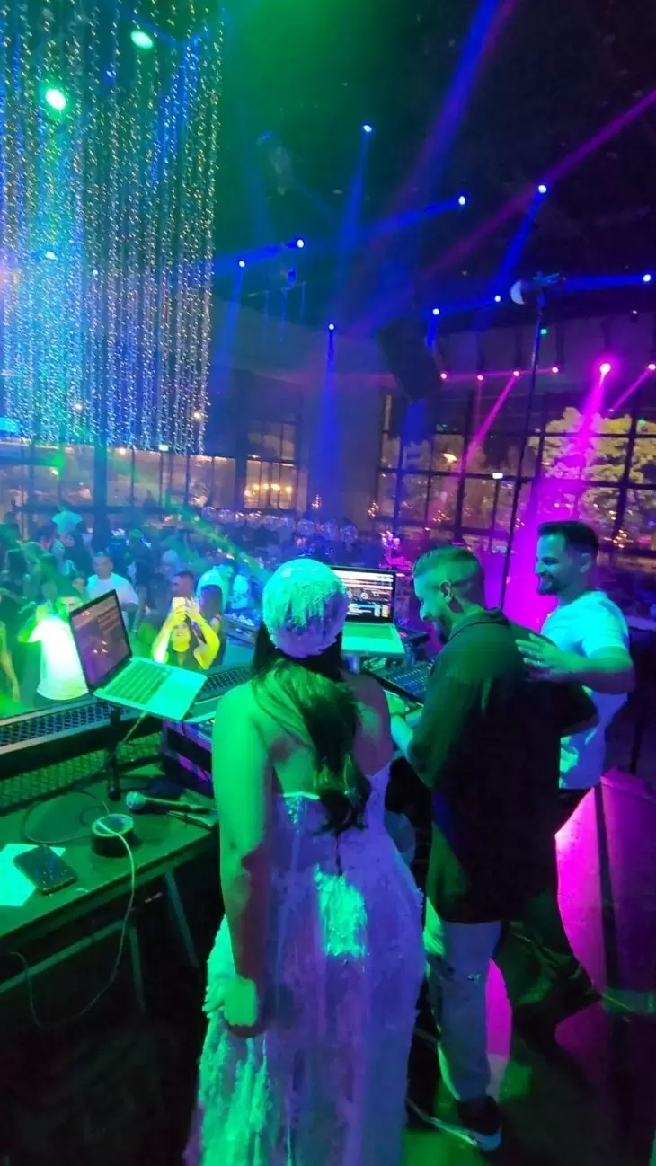 review gallery square